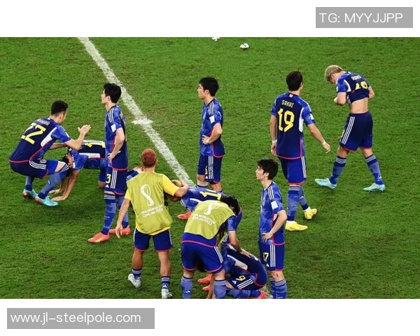 日本足球明星童年故事揭秘他们如何从小热爱足球成长为顶尖球员