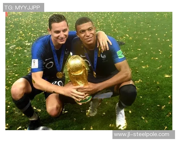 半天喜悦与川崎前锋的精彩对决展现足球魅力与激情的碰撞