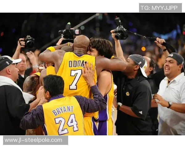 湖人对热火的篮球对决分析与战术解析探讨